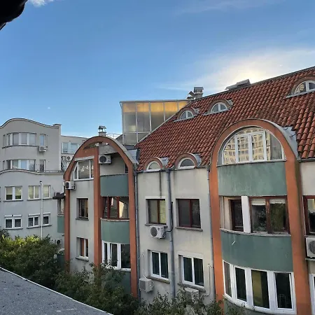 Cozy Apartment Near The Ideal Center In Varna